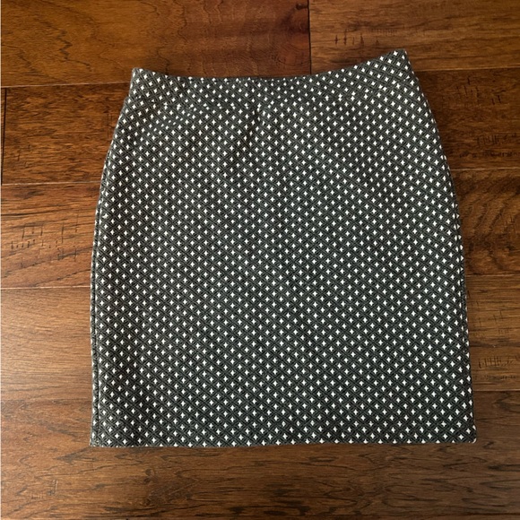 LOFT Skirt - Picture 2 of 3